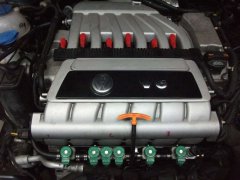 ESM Autogastechnik in Triptis rüstet um - hier der Motorraum des VW Golf 3,2 VR6